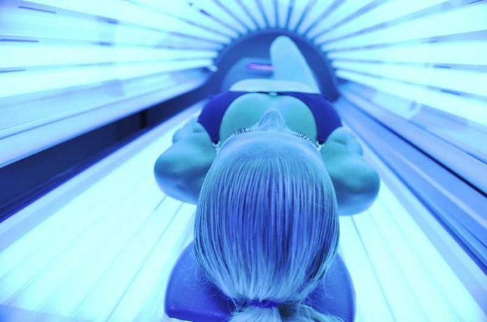 Read more about the article Indoor Tanning Leads to More Chances of Sunburns