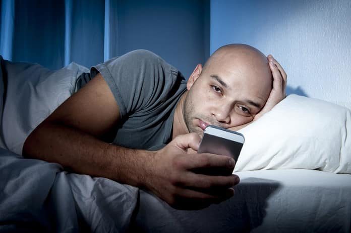 Read more about the article Effects of Evening Smartphone Use on Sleep and the Autonomic Nervous System