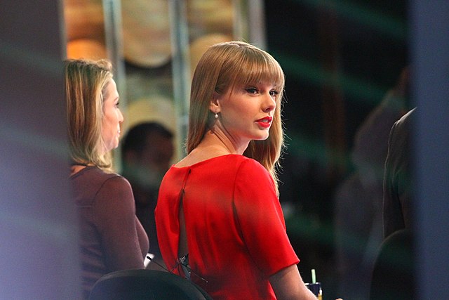 Taylor Swift Just Revealed Her Morning Beauty Routine — And It’s So Simple, It’s Hard to Believe 2 Taylor Swift GMA 8114095336