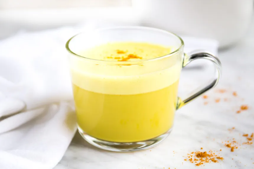 10 Drinks That May Slow Aging: What Science Actually Says 2 Turmeric beverages are gaining attention due to curcumin’s potential anti-inflammatory effects — a major factor in biological aging